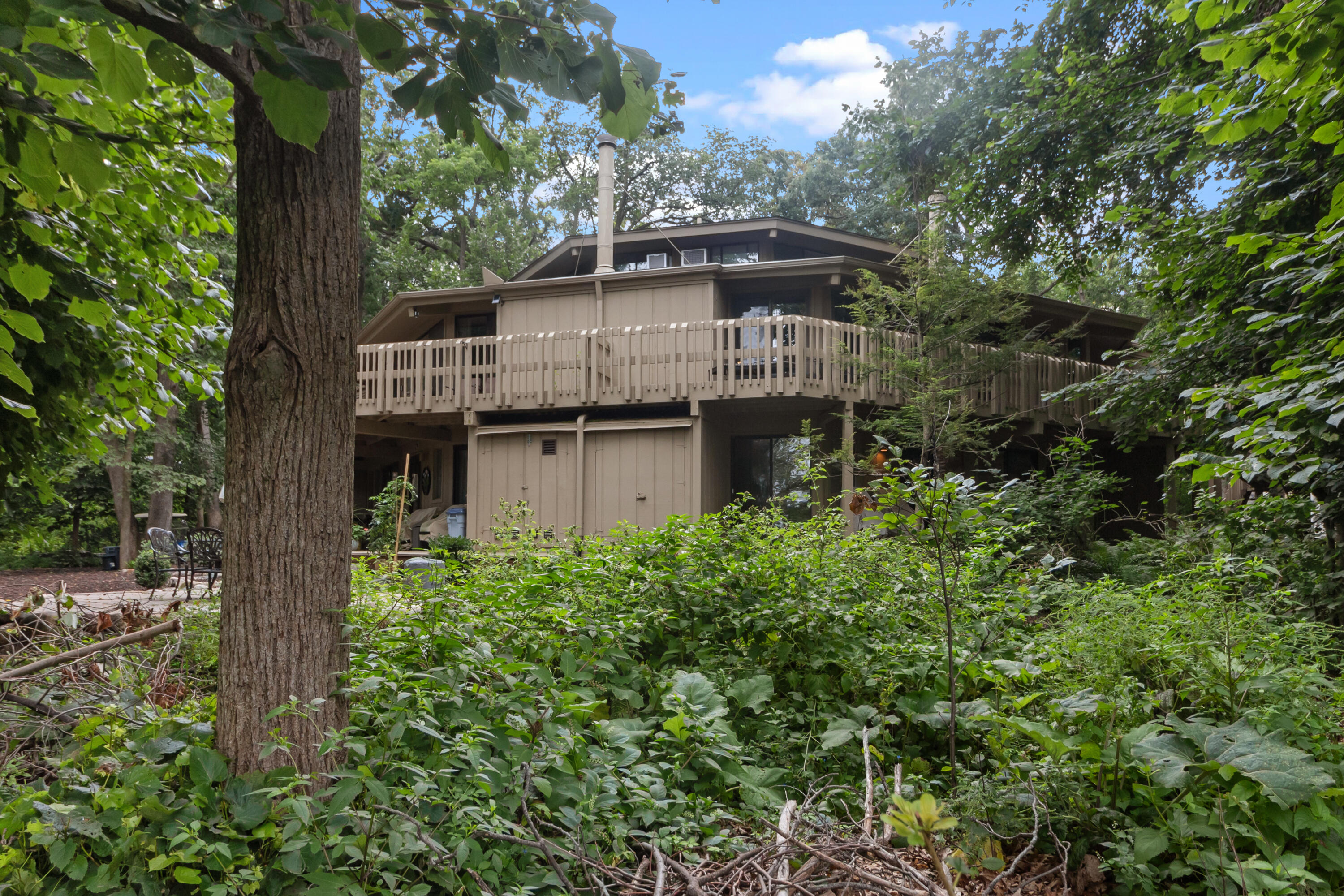 404 Deerpath West, Unit D Fontana, WI 53125 - Photo 2 of 28 AA2