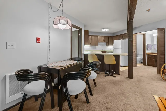 $389,000 | 404 Deerpath West, Unit D, Fontana, WI 53125