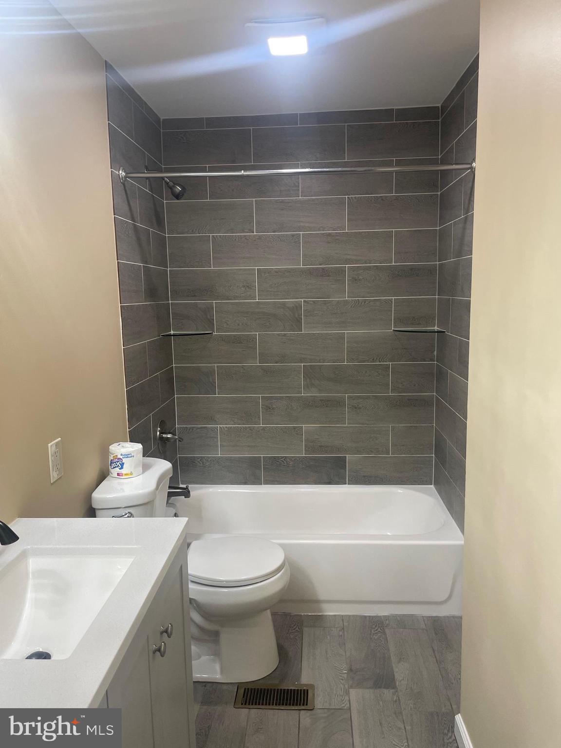 6 Vernon Court Sicklerville, NJ 08081 - Photo 18 of 31 a bathroom with a sink a toilet and bathtub