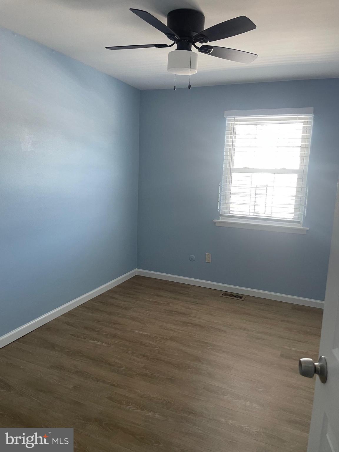 6 Vernon Court Sicklerville, NJ 08081 - Photo 28 of 31 an empty room with a empty space and a ceiling fan