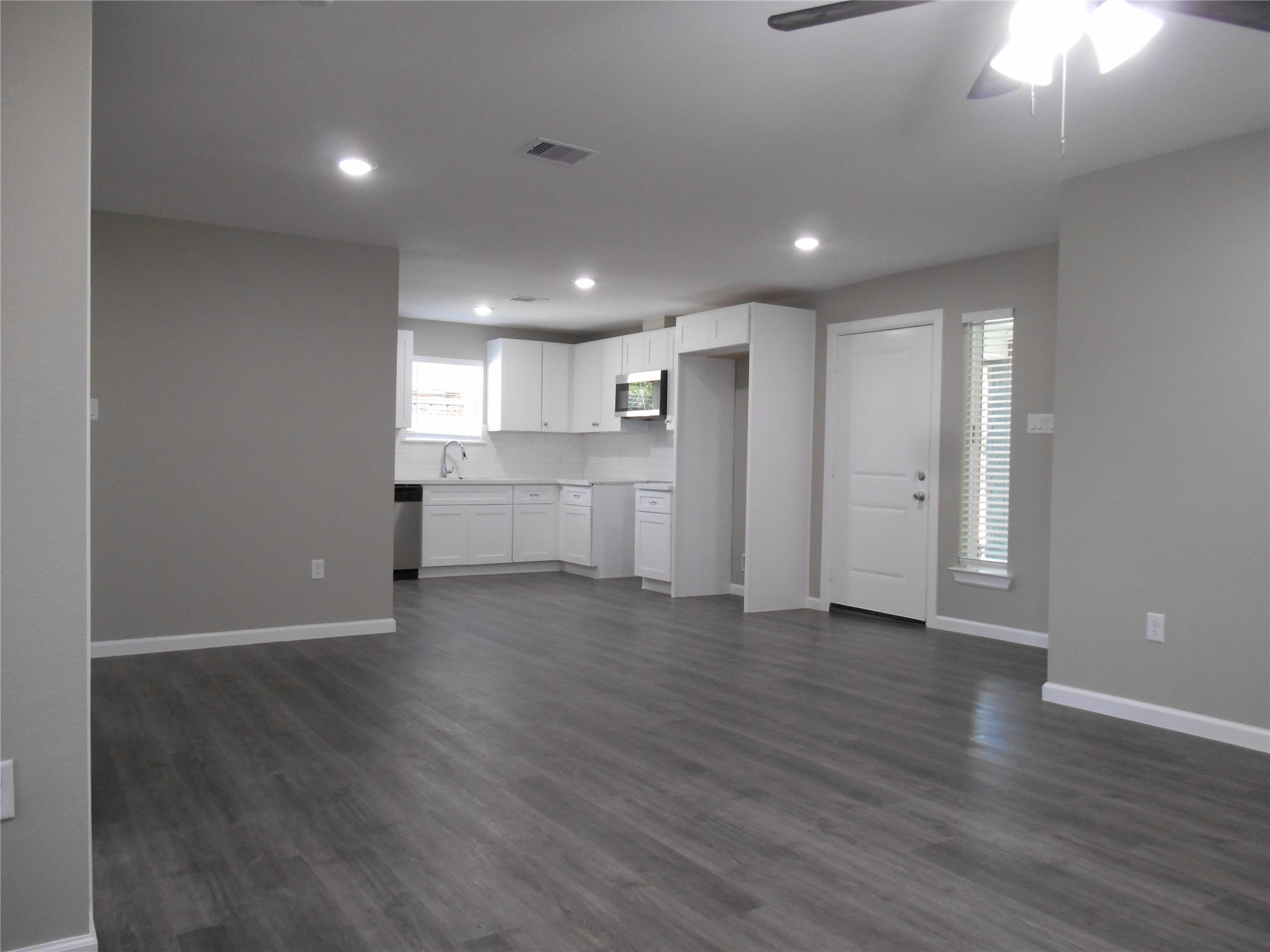 1547 Greenfield Road Hempstead, TX 77445 - Photo 3 of 10 Gallery Image 3