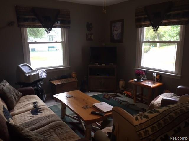 2594 Beach Road Port Huron, MI 48060 - Photo 3 of 10 IMG_8476.JPG