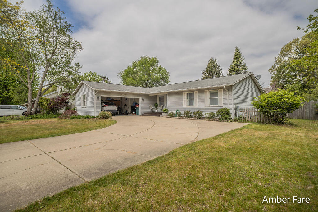 1508 Hendrick Road Muskegon, MI 49441 - Photo 3 of 42 3C6A8457-HDR