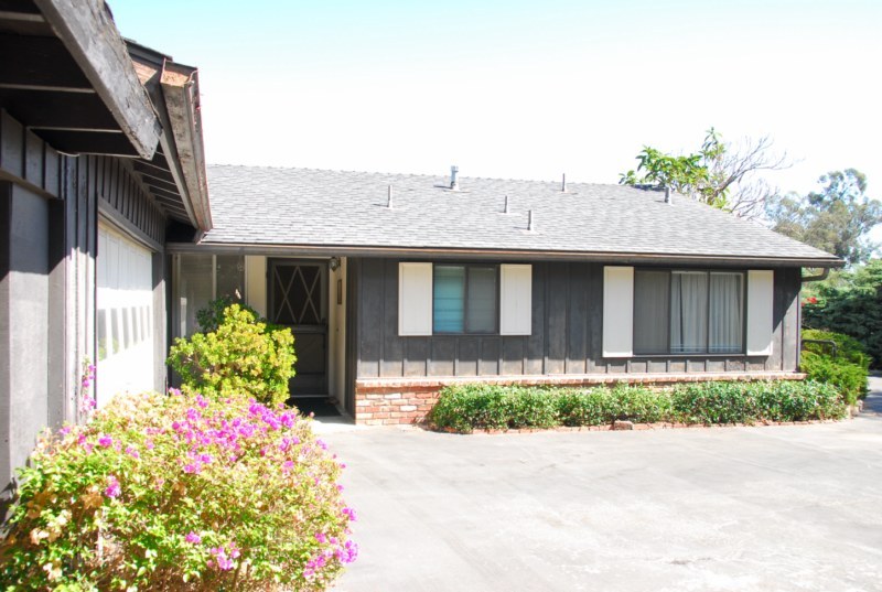 3155 Eucalyptus Hill Road Montecito, CA 93108 - Photo 2 of 10 a front view of a house