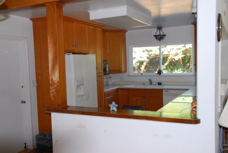 3155 Eucalyptus Hill Road Montecito, CA 93108 - Photo 5 of 10 a view of a living room