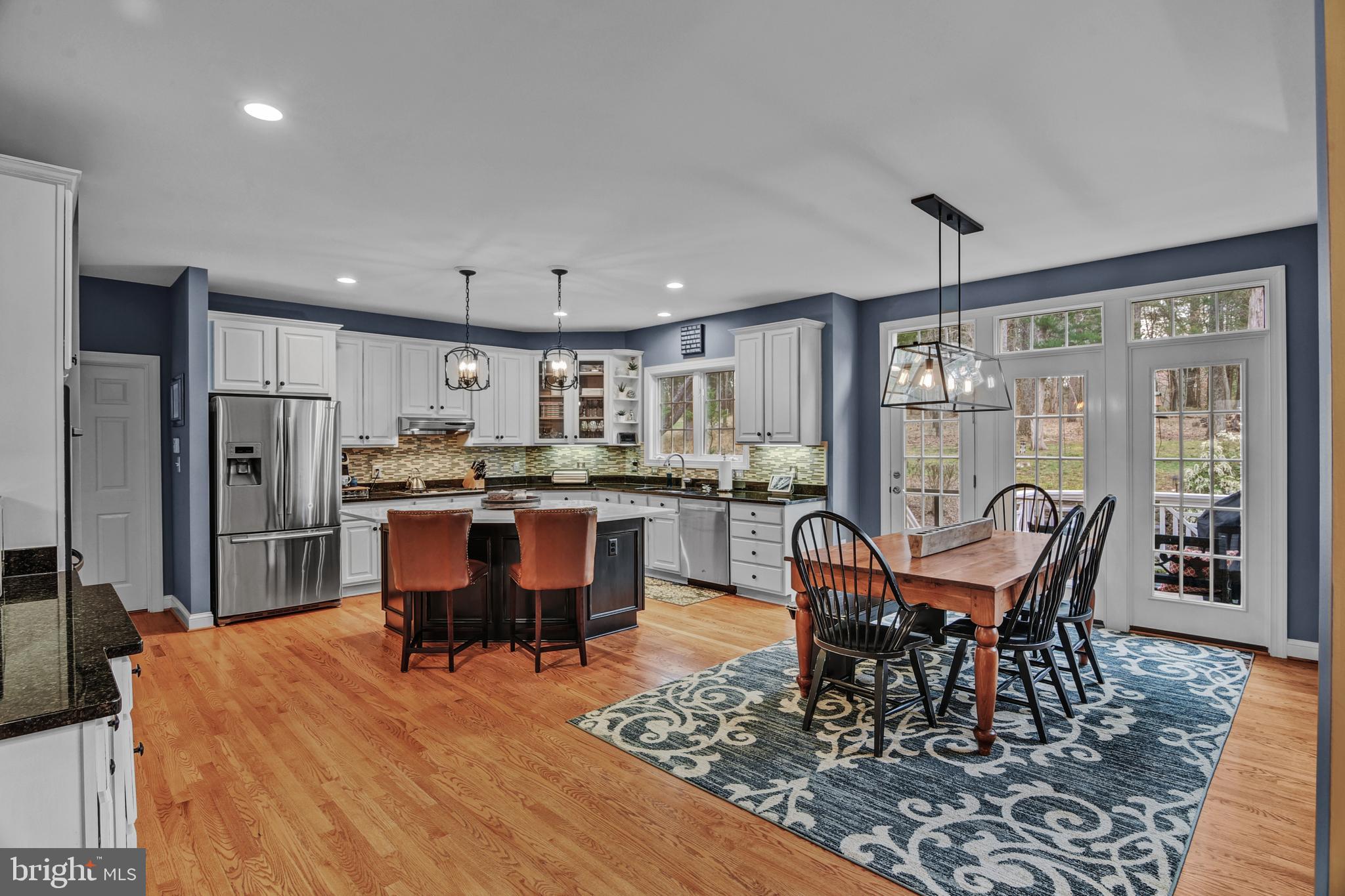 15321 Riding Club Drive Haymarket, VA 20169 - Photo 23 of 98 Bright & open newly remodeled gourmet kitchen