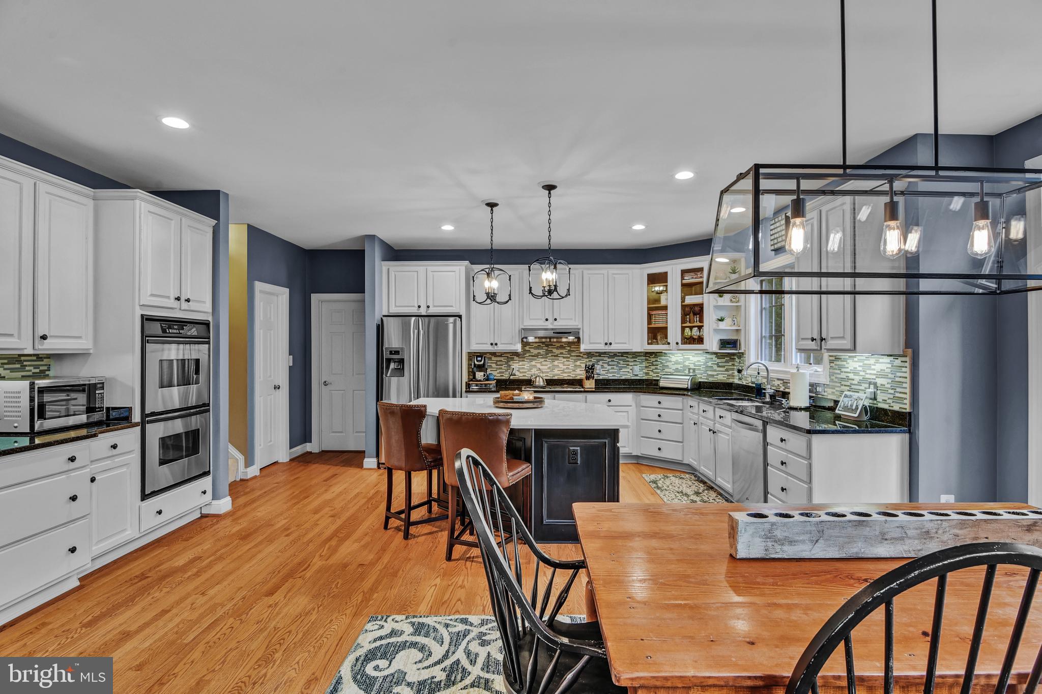 15321 Riding Club Drive Haymarket, VA 20169 - Photo 25 of 98 New upgraded cabinetry,granite counters & lighting