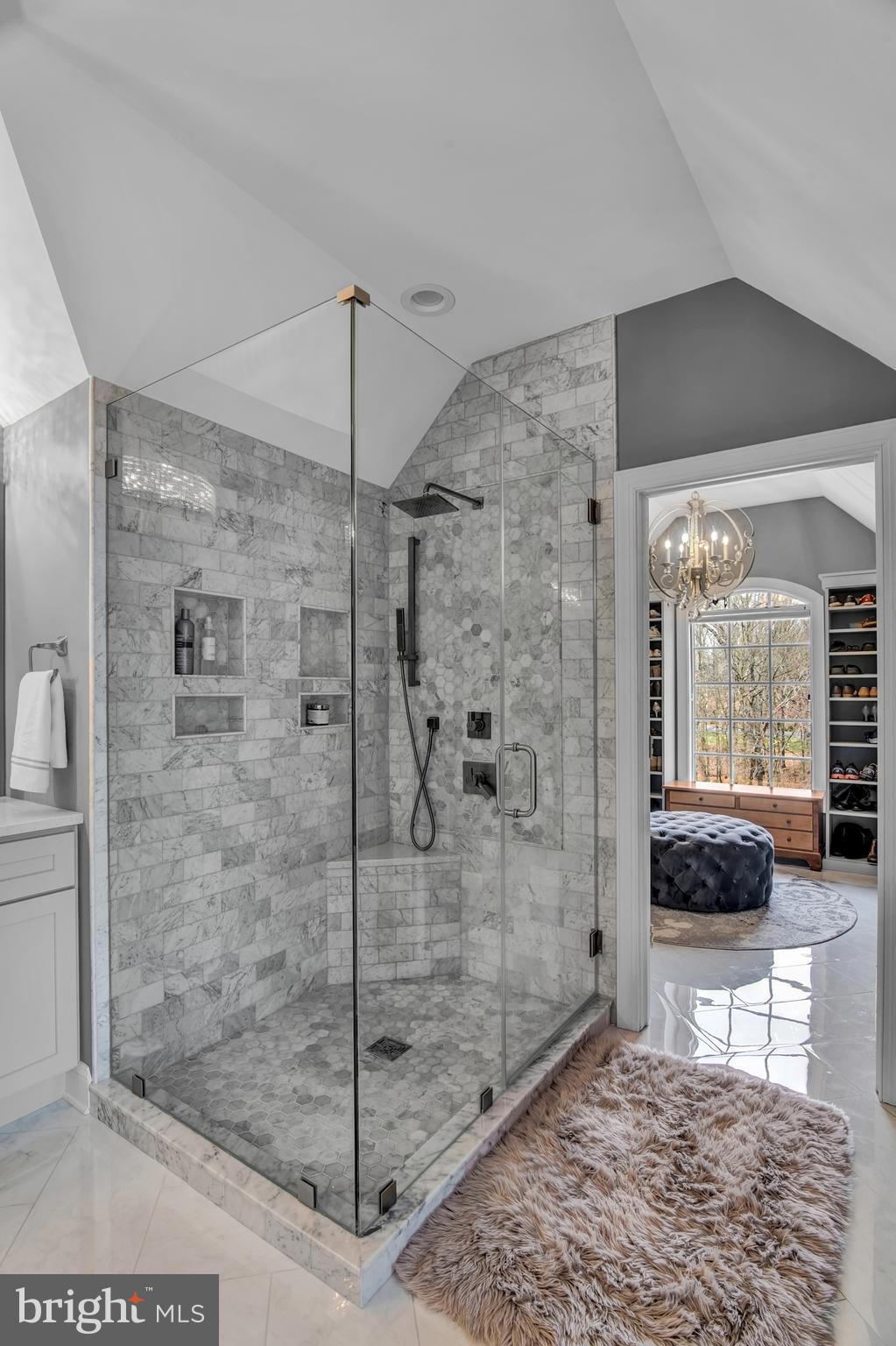 15321 Riding Club Drive Haymarket, VA 20169 - Photo 40 of 98 Frameless glass shower
