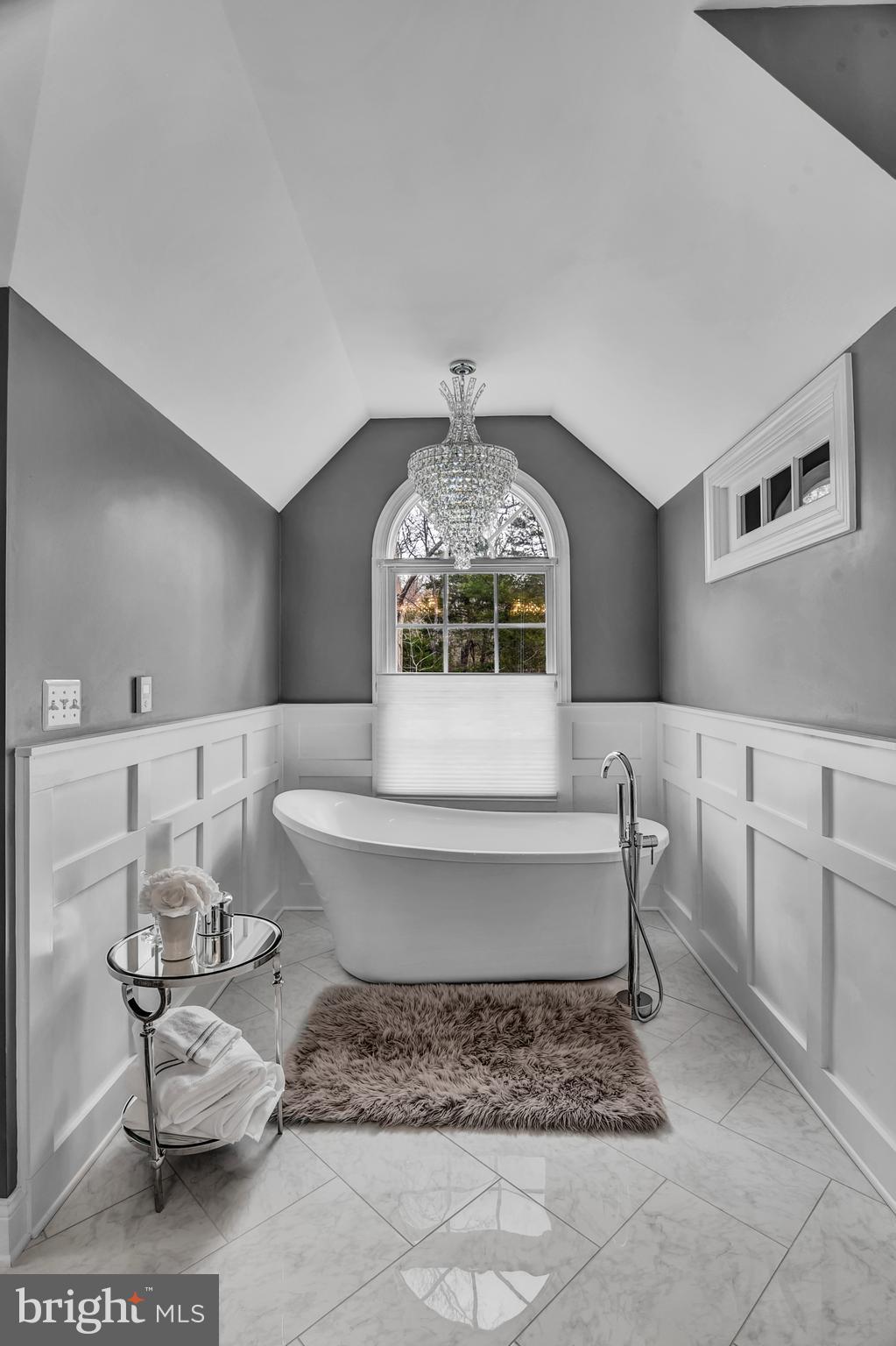 15321 Riding Club Drive Haymarket, VA 20169 - Photo 41 of 98 Soaking tub w/ transom window in private lavatory