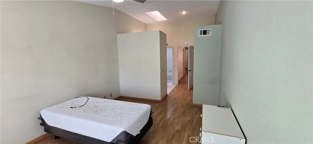 $3,900 | 50 Almador, Irvine, CA 92614