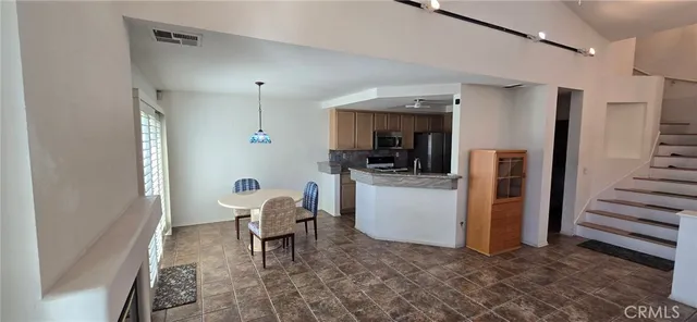 $3,900 | 50 Almador, Irvine, CA 92614