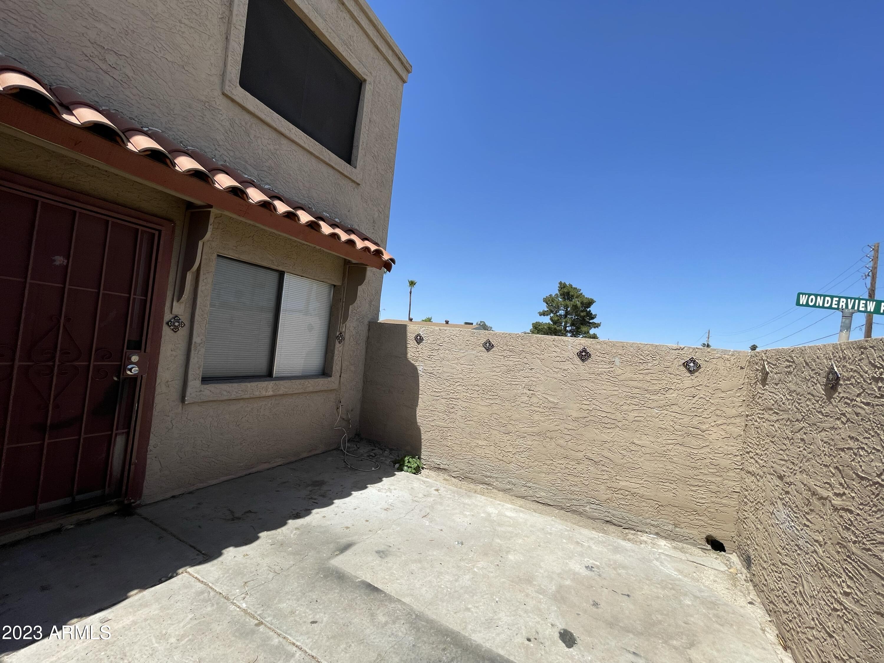 4025 West Wonderview Road Phoenix, AZ 85019 - Photo 4 of 27 IMG_6838
