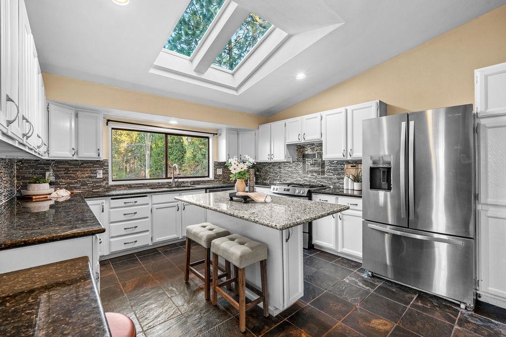 1611 South Carnahan Road Spokane, WA 99212 - Photo 5 of 24