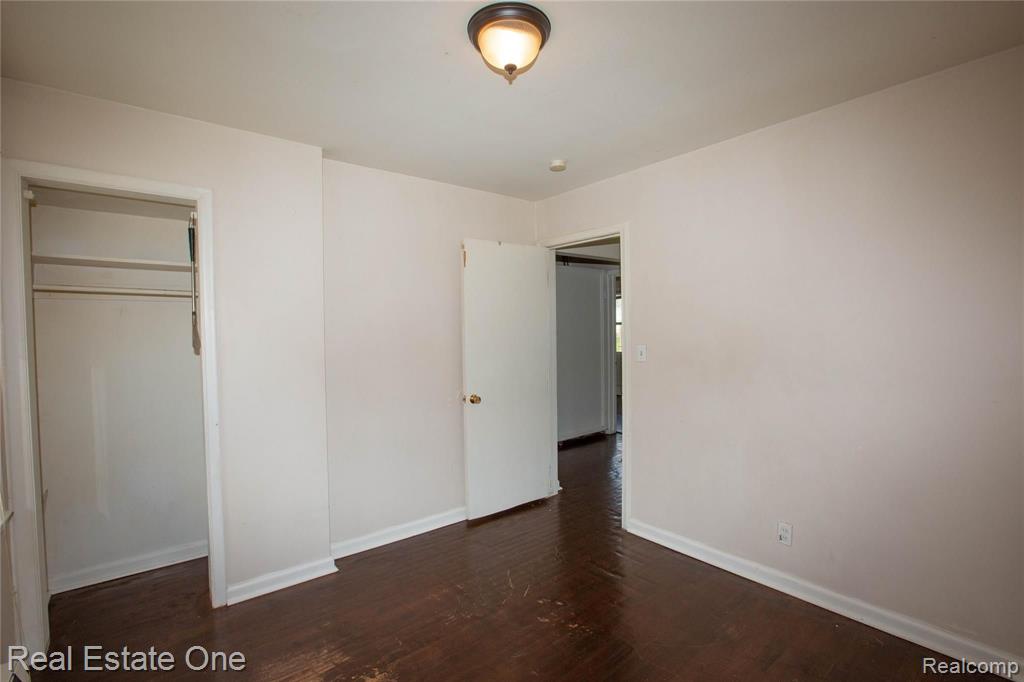 24553 Flower Avenue Eastpointe, MI 48021 - Photo 8 of 18