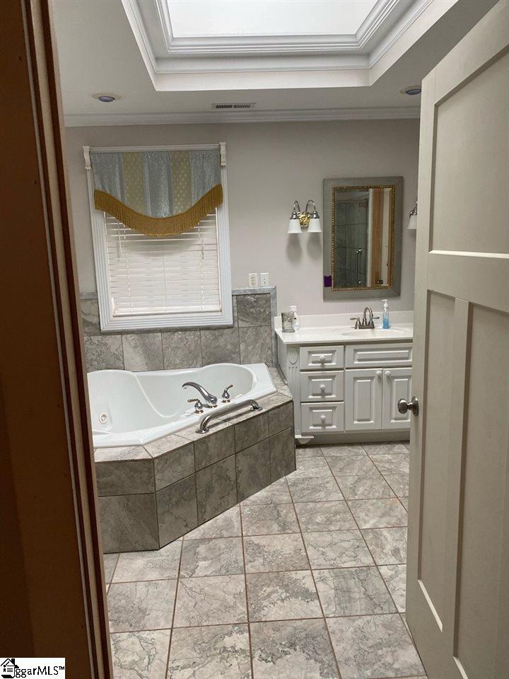 203 Quail Run Circle Fountain Inn, SC 29644 - Photo 9 of 17 Master Bath