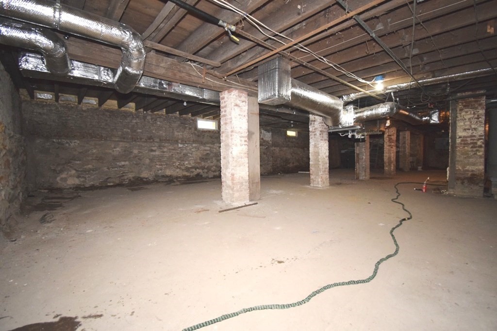 6 Pelham Street Worcester, MA 01609 - Photo 13 of 23 a view of an empty room