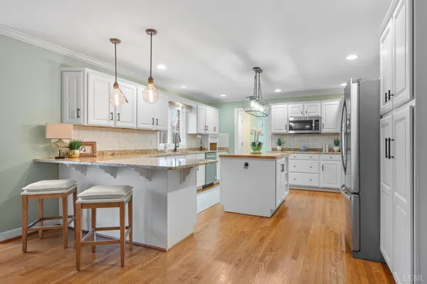 $734,900 | 1305 Summerpark Drive, Forest, VA 24551