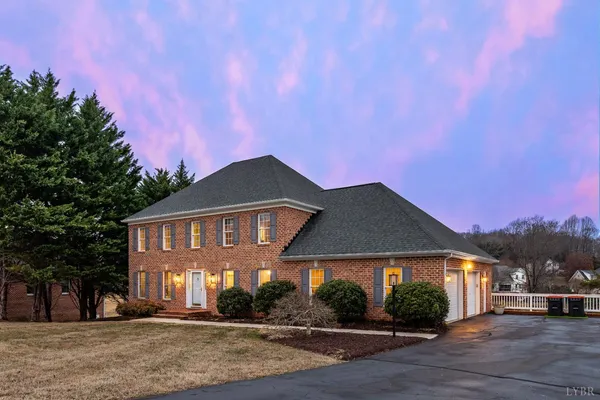 $734,900 | 1305 Summerpark Drive, Forest, VA 24551