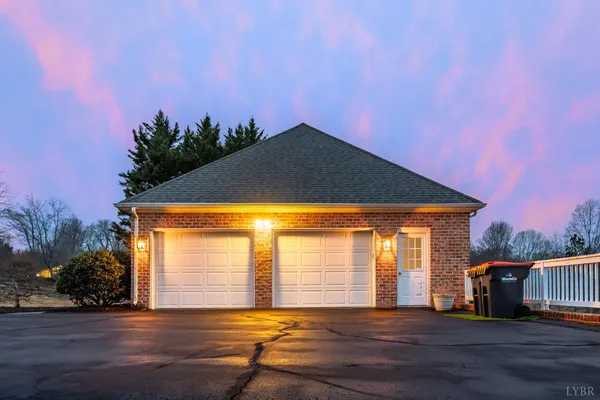 $734,900 | 1305 Summerpark Drive, Forest, VA 24551