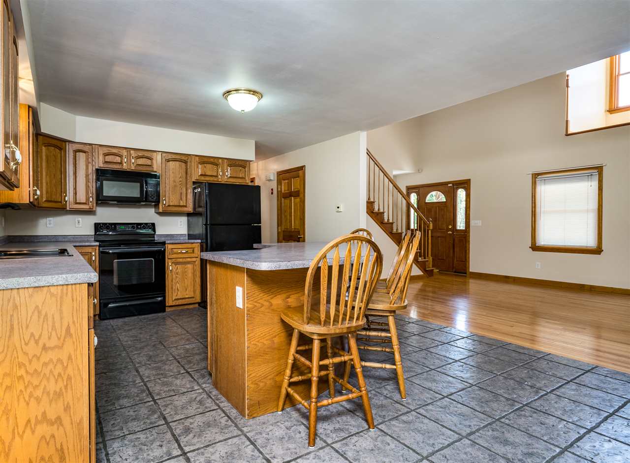 287 Hackett Hill Road Hooksett, NH 03106 - Photo 11 of 40