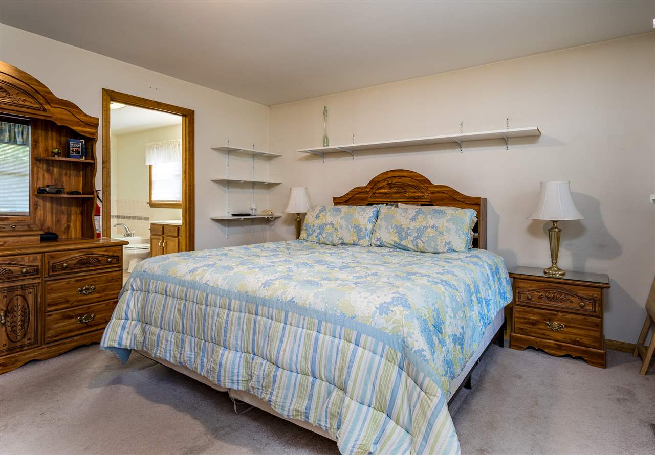 287 Hackett Hill Road Hooksett, NH 03106 - Photo 16 of 40