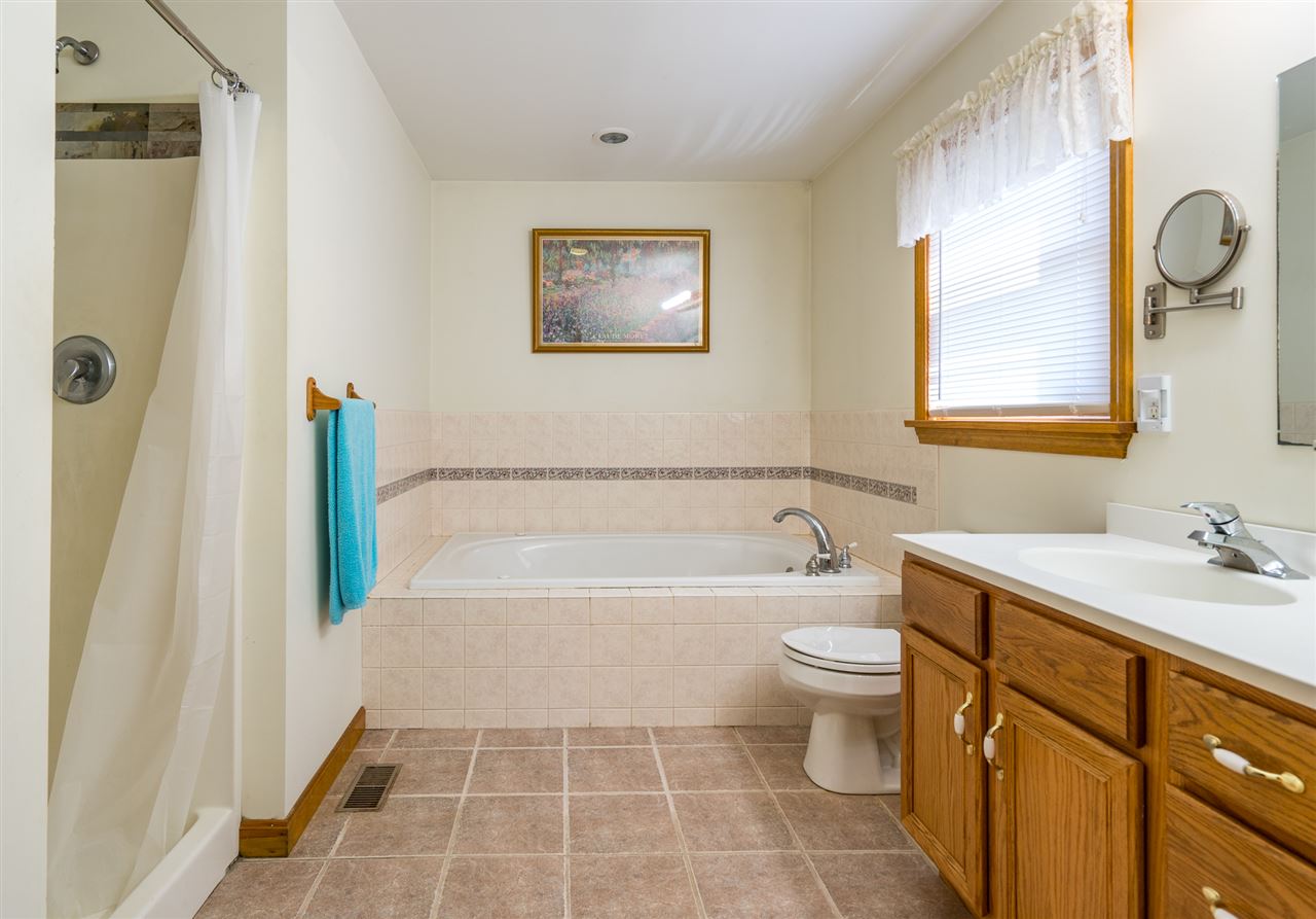 287 Hackett Hill Road Hooksett, NH 03106 - Photo 17 of 40