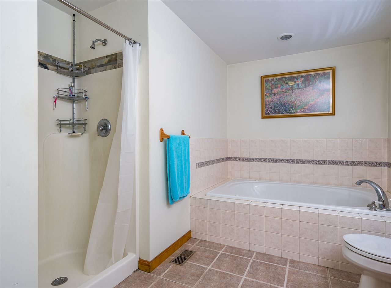 287 Hackett Hill Road Hooksett, NH 03106 - Photo 18 of 40