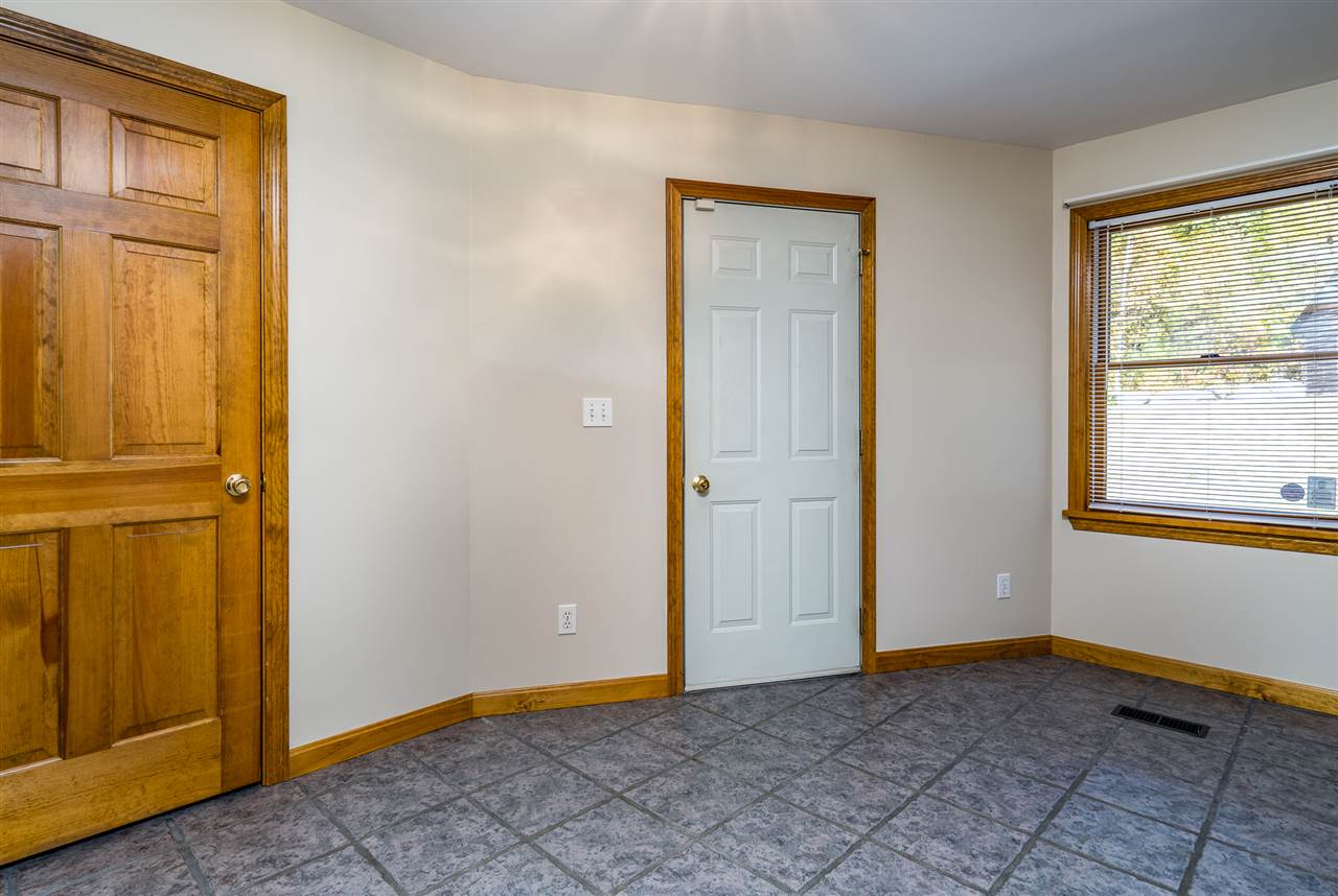 287 Hackett Hill Road Hooksett, NH 03106 - Photo 29 of 40