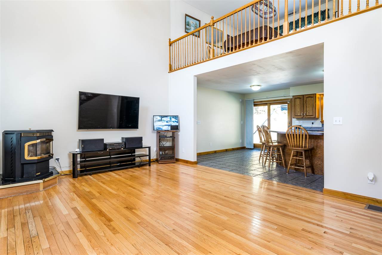 287 Hackett Hill Road Hooksett, NH 03106 - Photo 8 of 40