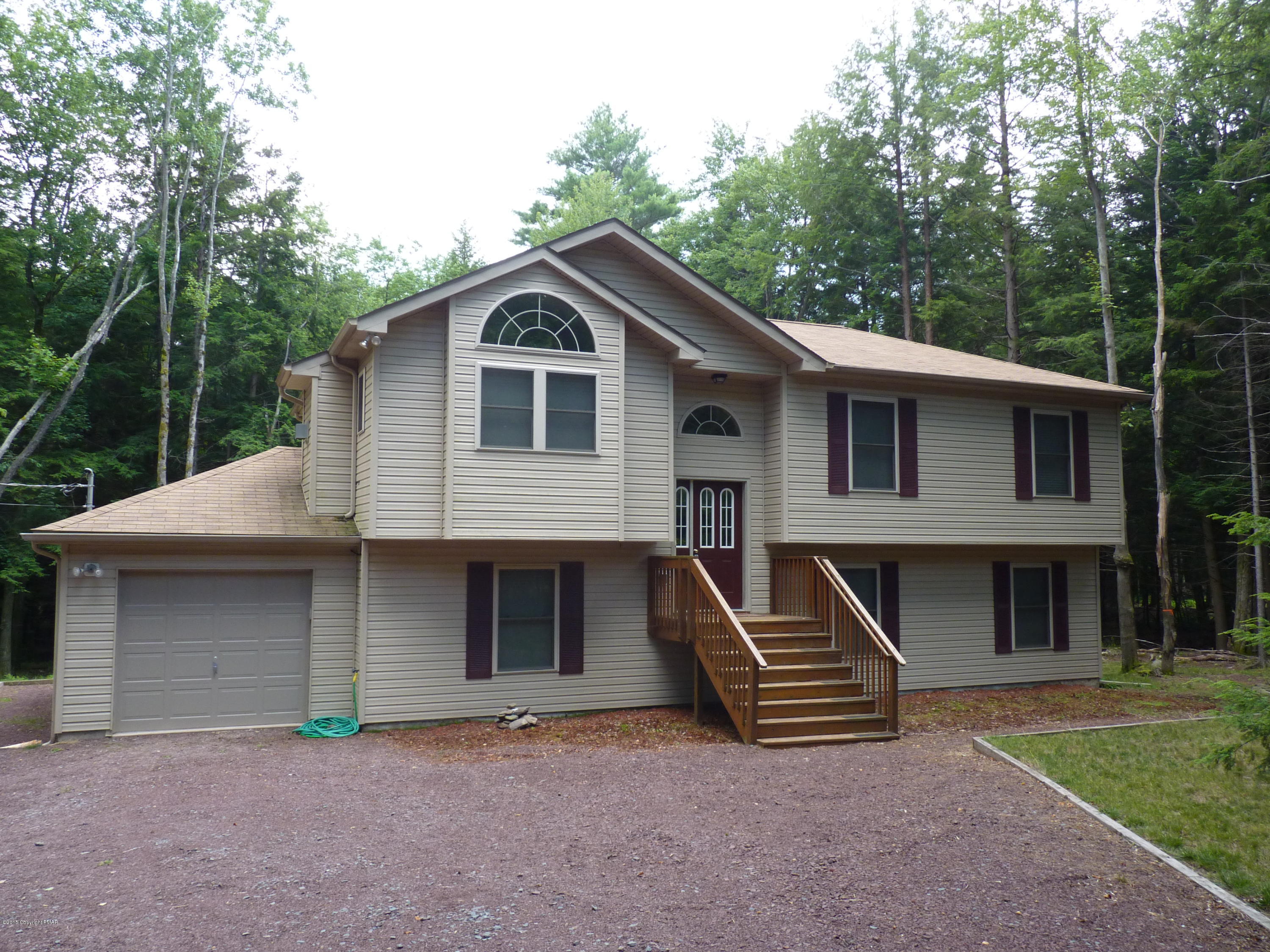 369 King Arthur Road Blakeslee, PA 18610 - Photo 1 of 32 095