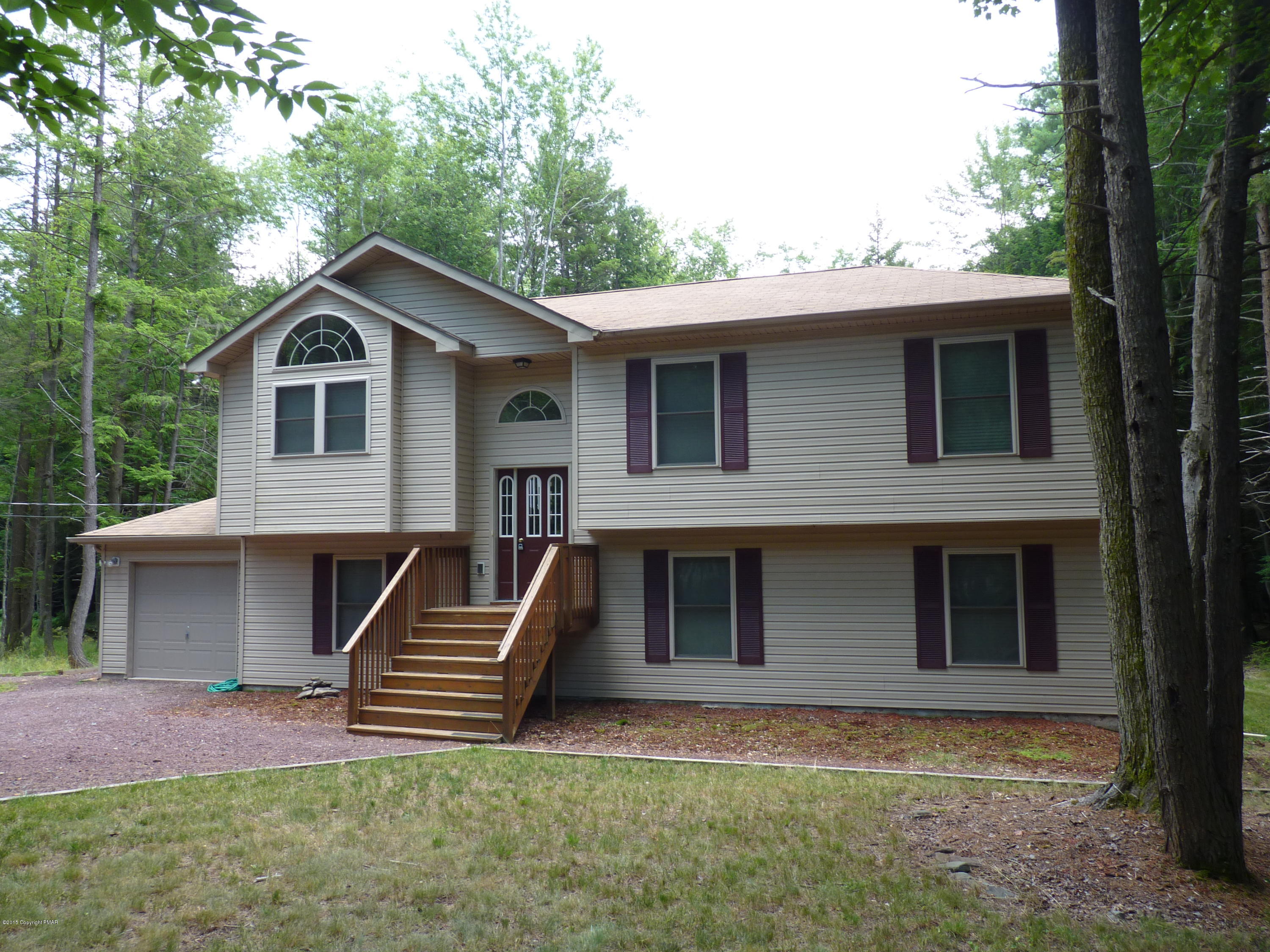 369 King Arthur Road Blakeslee, PA 18610 - Photo 3 of 32 097