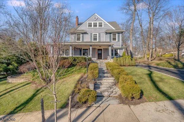 $1,995,000 | 39 Oakview Avenue, Maplewood, NJ 07040