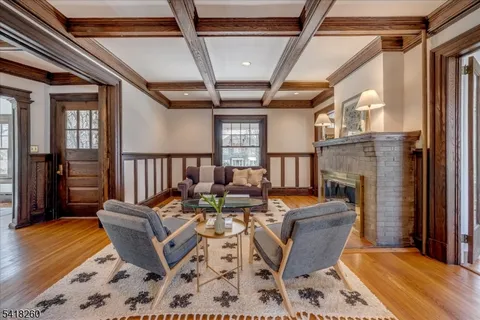 $1,995,000 | 39 Oakview Avenue, Maplewood, NJ 07040
