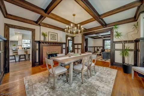 $1,995,000 | 39 Oakview Avenue, Maplewood, NJ 07040
