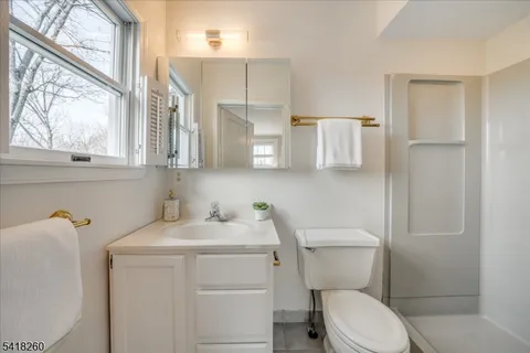 $1,995,000 | 39 Oakview Avenue, Maplewood, NJ 07040