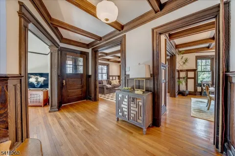 $1,995,000 | 39 Oakview Avenue, Maplewood, NJ 07040