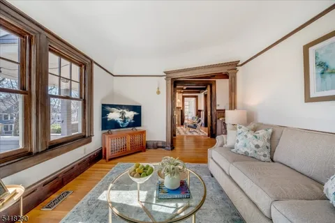 $1,995,000 | 39 Oakview Avenue, Maplewood, NJ 07040