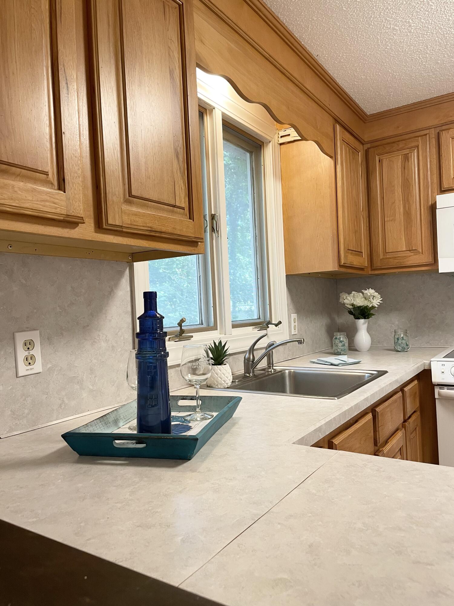 161 South Sandwich Road Mashpee, MA 02649 - Photo 6 of 22 IMG_4099