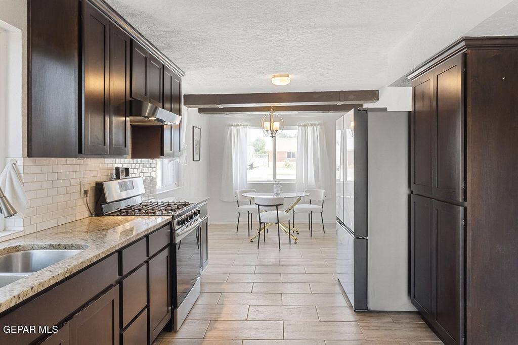 2736 Hawick Road El Paso, TX 79925 - Photo 14 of 41 20