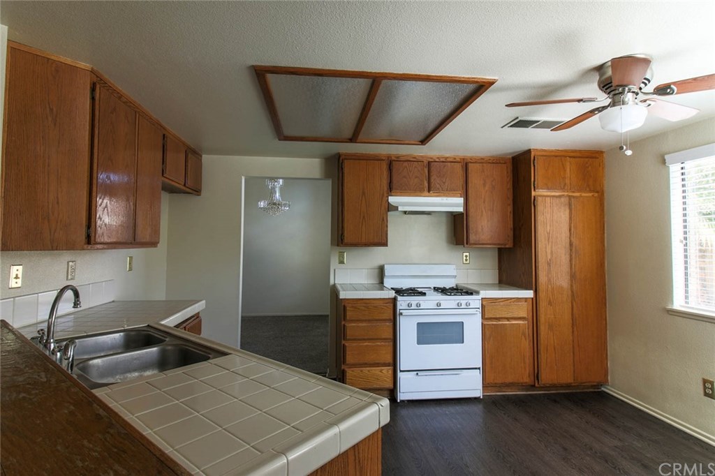 1521 Portrait Road Perris, CA 92571 - Photo 7 of 23 Gallery Image 7