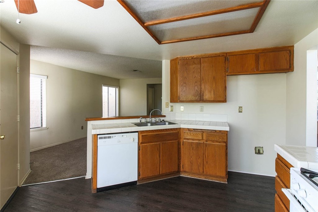 1521 Portrait Road Perris, CA 92571 - Photo 8 of 23 Gallery Image 8
