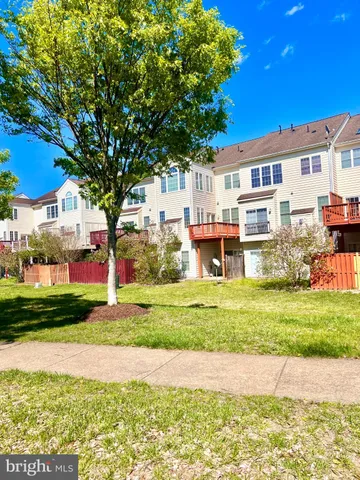 $3,350 | 25205 Larks Terrace, Chantilly, VA 20152