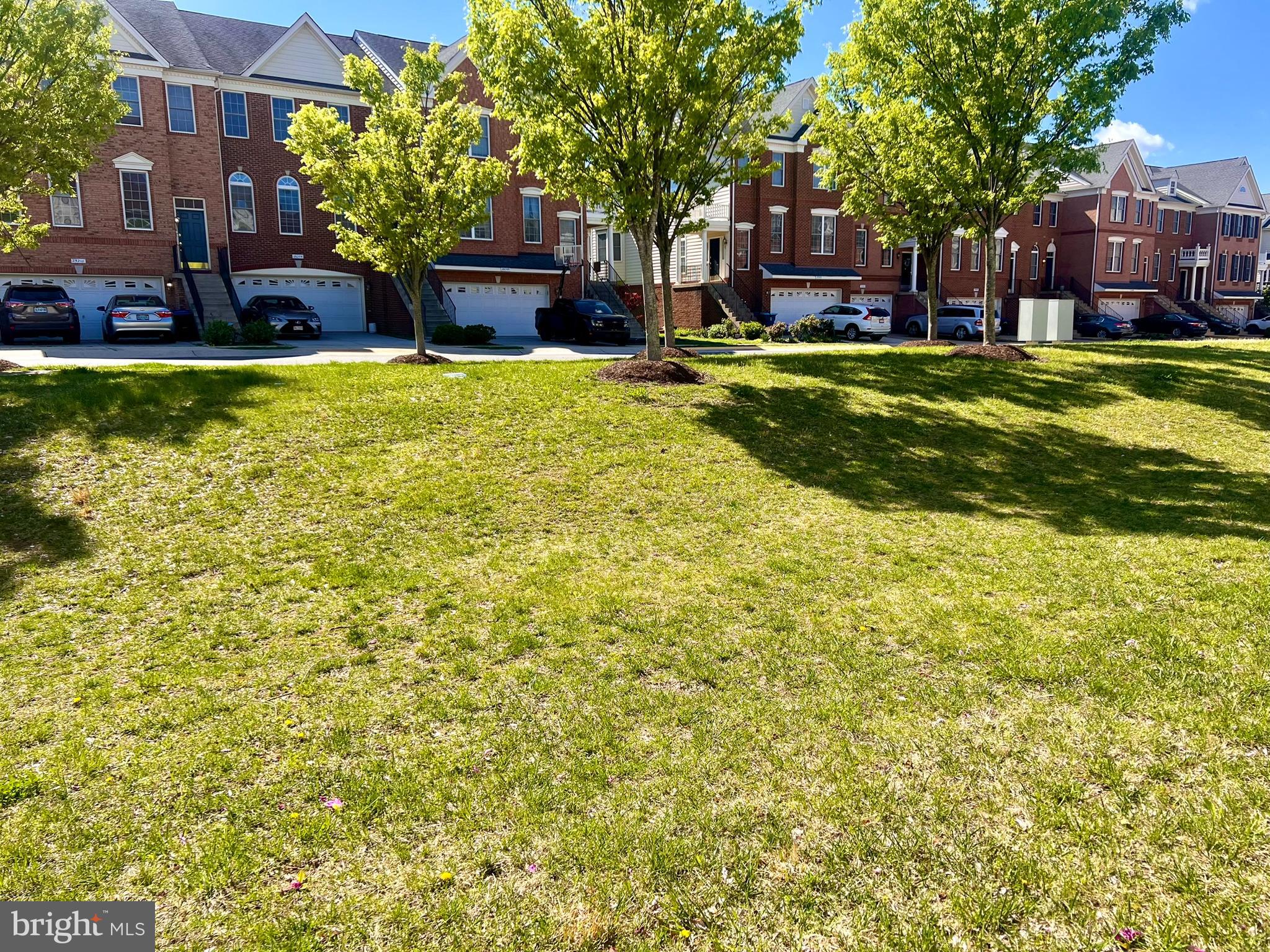 25205 Larks Terrace Chantilly, VA 20152 - Photo 28 of 28 Open green space at back.