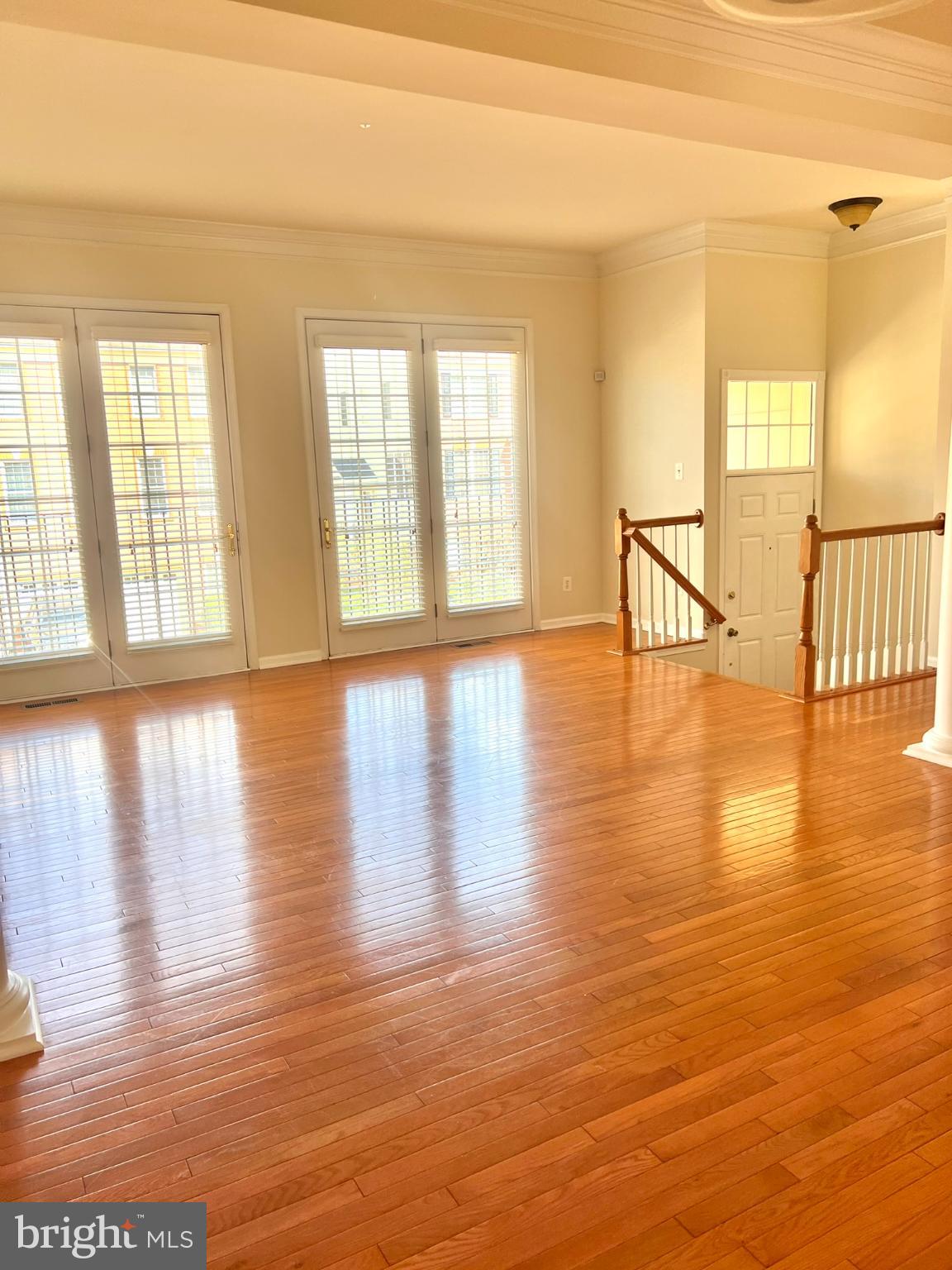 25205 Larks Terrace Chantilly, VA 20152 - Photo 10 of 28 Bright and airy space with elegant charm.