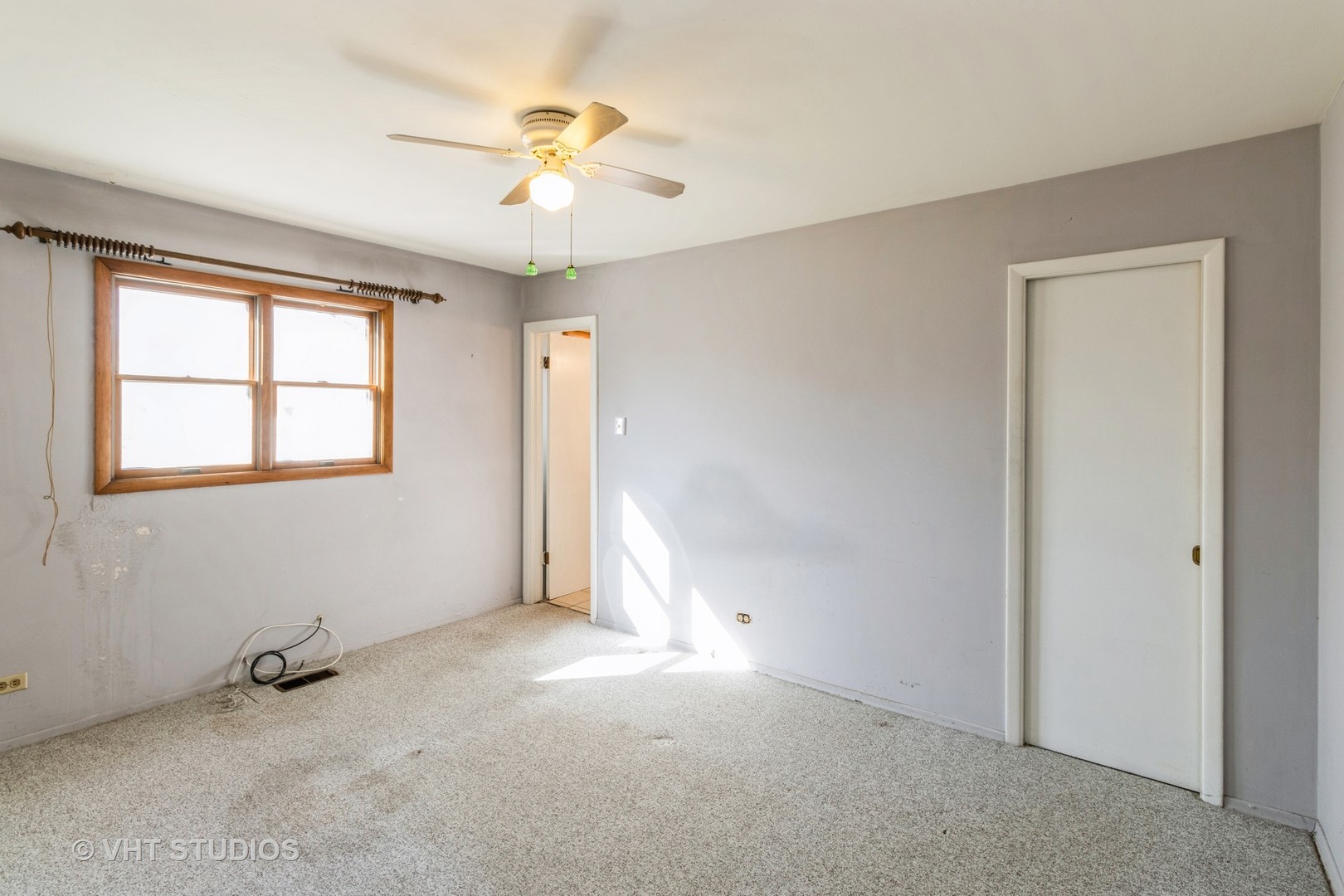 75 Carthage Lane Hoffman Estates, IL 60169 - Photo 19 of 33 a view of an empty room with a window