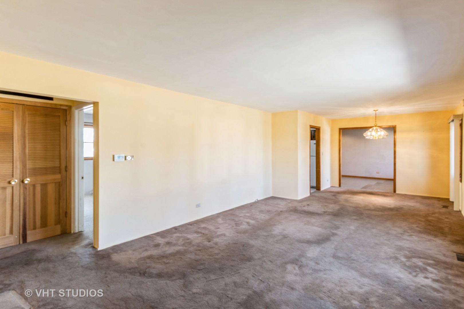 75 Carthage Lane Hoffman Estates, IL 60169 - Photo 5 of 33 an empty room with a natural light