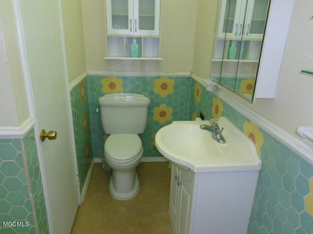 317 Debuys Road Gulfport, MS 39507 - Photo 19 of 24 018