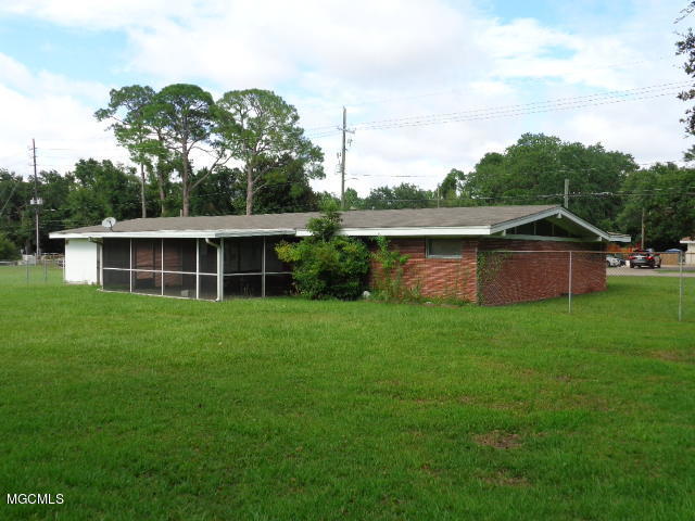 317 Debuys Road Gulfport, MS 39507 - Photo 5 of 24 003
