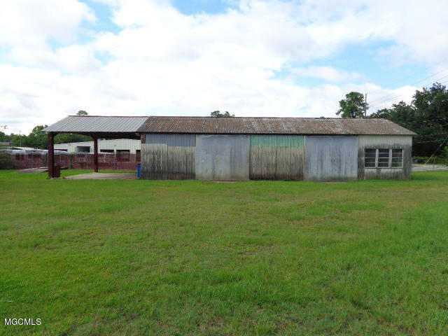 317 Debuys Road Gulfport, MS 39507 - Photo 7 of 24 005