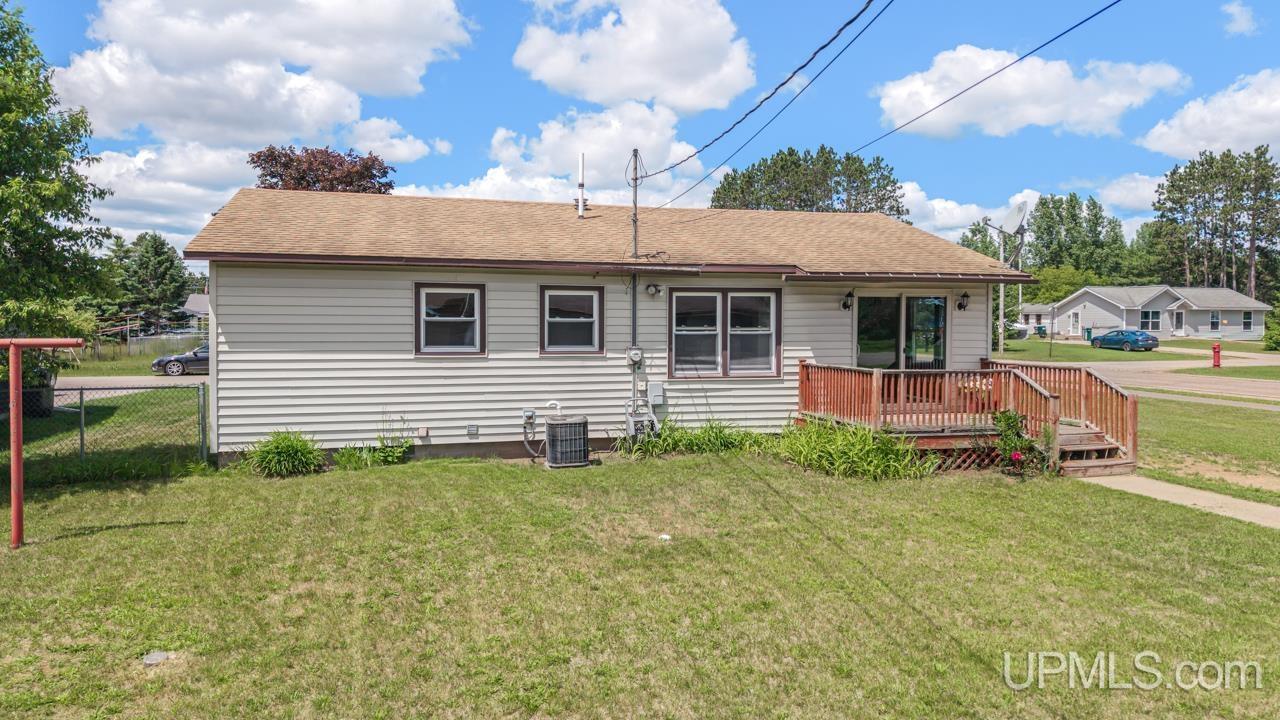 830 Mullen Street Quinnesec, MI 49876 - Photo 21 of 27